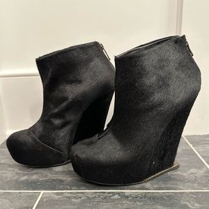 BCBG Max Azria "Mendel" Black Pony Hair Platform Wedge Bootie Women's size 9.5